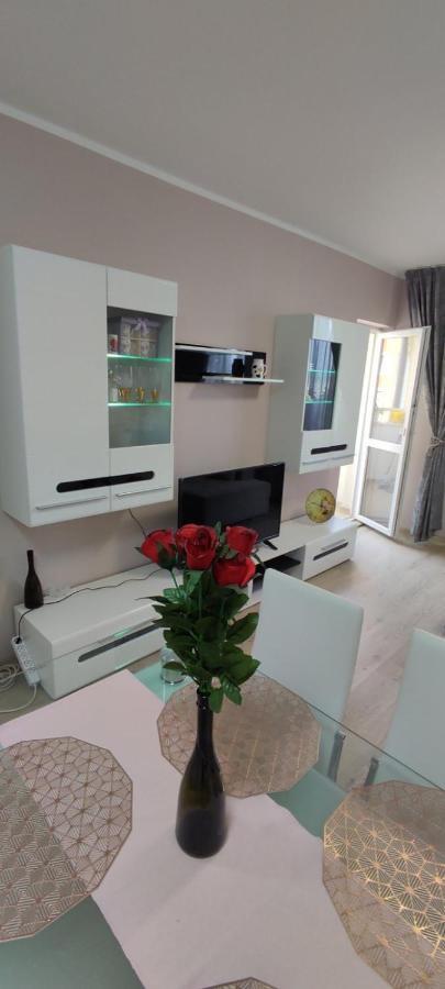Luxury And Stylish Apartmen, Metro Station Obelya Sofia Zewnętrze zdjęcie